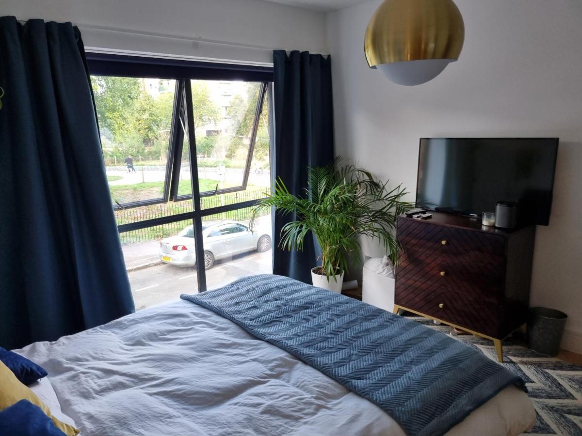 Bright Spacious Apartment In The Park London Exterior photo