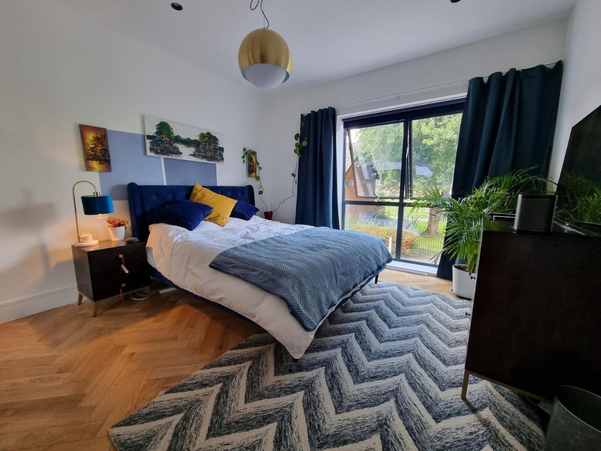 Bright Spacious Apartment In The Park London Exterior photo