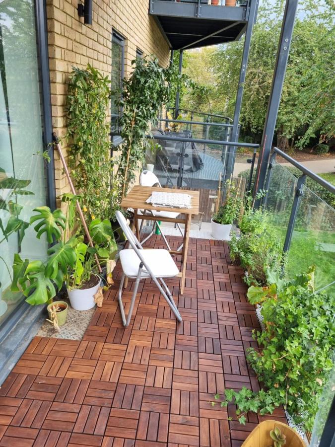 Bright Spacious Apartment In The Park London Exterior photo